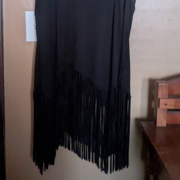 Kate & Mallory Black Asymmetrical Fringe Long Tank Top Women's 1x Plus Size - Picture 8 of 10